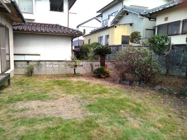 1995 Single-Story House in Fukuyama's Kasugadai | 2SLDK, 289sqm Land - Image 11