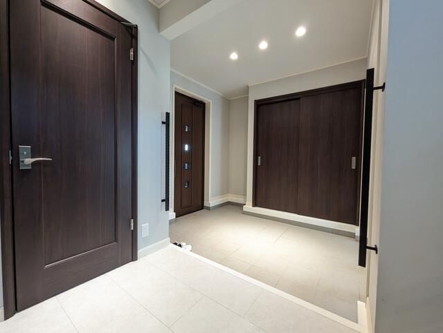 Luxury 2SLDK Terrace House for Rent in Inagi, Tokyo - Thumbnail 2