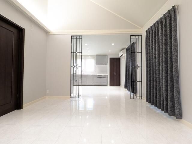 Luxury 2SLDK Terrace House for Rent in Inagi, Tokyo - Thumbnail 4