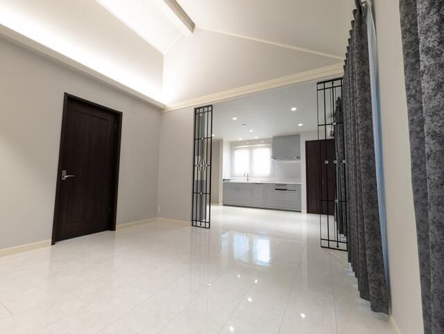 Luxury 2SLDK Terrace House for Rent in Inagi, Tokyo - Thumbnail 3