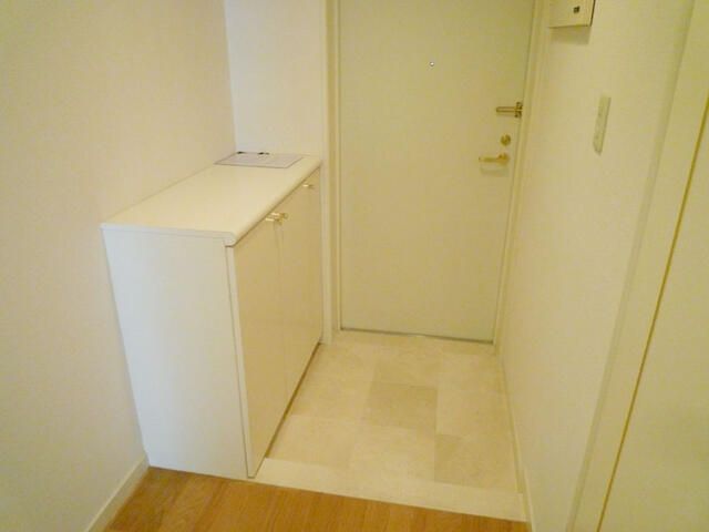 Lions Villa Yamanakako 1DK Condo with Mt Fuji Views - Thumbnail 2
