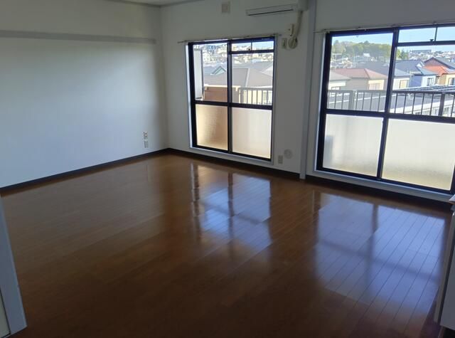 2LDK Apartment for Rent in Ebina, Kanagawa – 58.17m² - Thumbnail 2