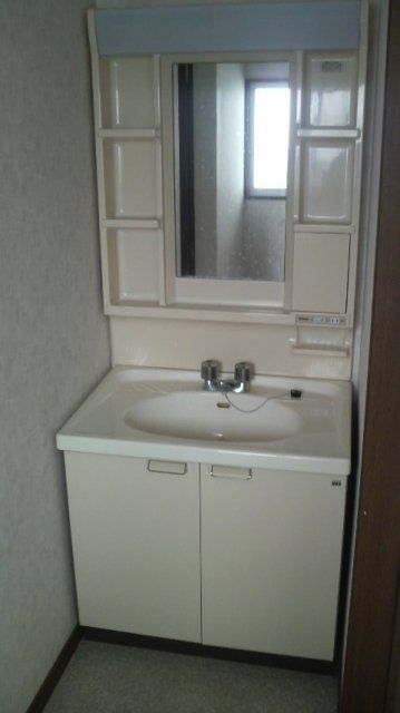 1LDK Apartment for Rent in Goshogawara, Aomori - 46.37 sqm - Thumbnail 4