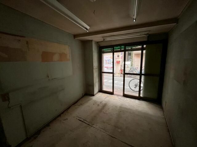 Commercial Space for Rent in Ota-ku, Tokyo - 27 sqm - Thumbnail 2