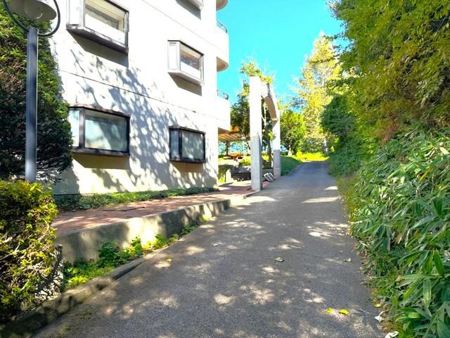 Etoile Kiyosato Kogen 1K Apartment for Sale in Hokuto, Yamanashi - Thumbnail 4