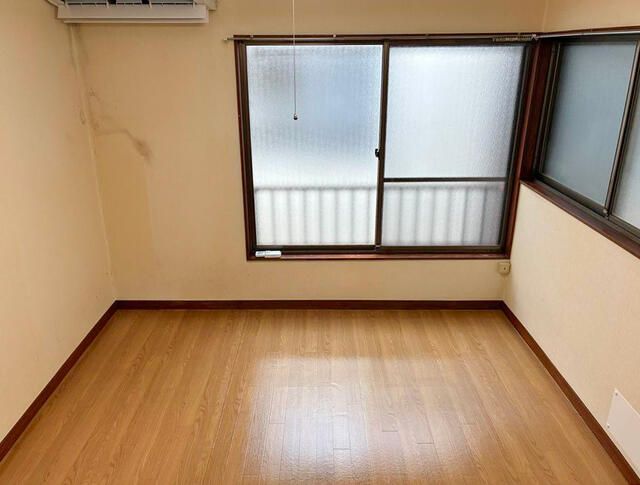 1DK Apartment for Rent in Higashi-Ikebukuro, Toshima, Tokyo - Thumbnail 4