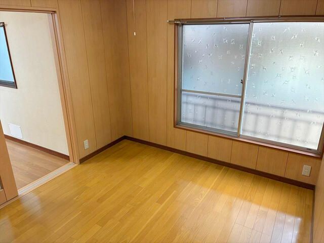 1DK Apartment for Rent in Higashi-Ikebukuro, Toshima, Tokyo - Thumbnail 2