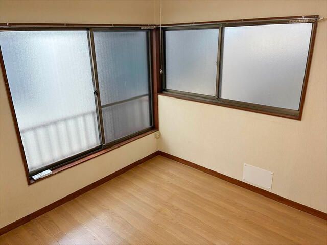 1DK Apartment for Rent in Higashi-Ikebukuro, Toshima, Tokyo - Thumbnail 3