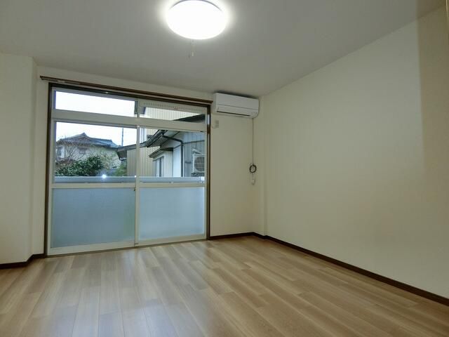 Maison Cross Over 1K Apartment for Rent in Fukui City - Thumbnail 4