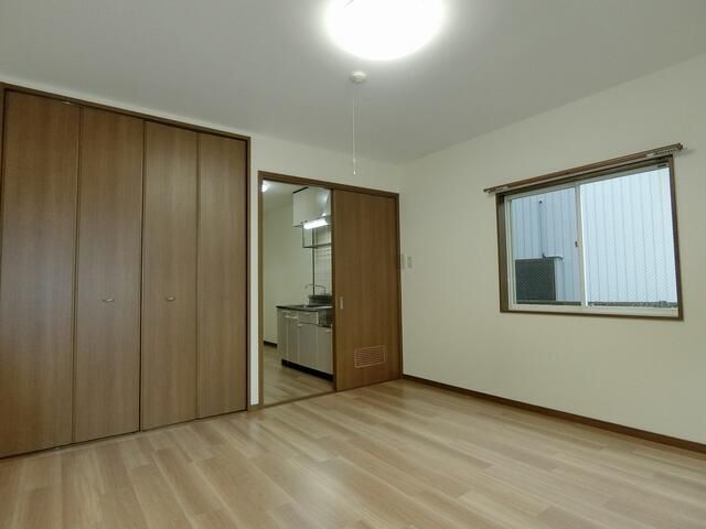 Maison Cross Over 1K Apartment for Rent in Fukui City - Thumbnail 3
