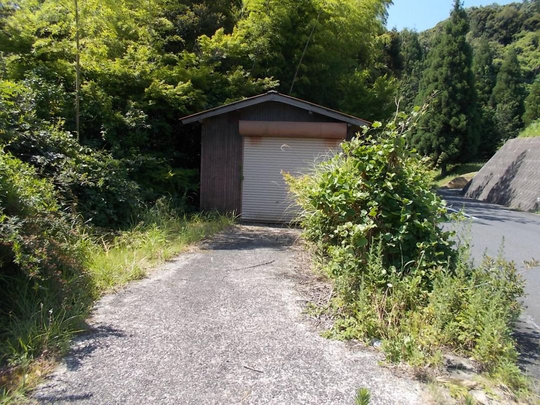 8DK House on 1670sqm Land with Farmland in Oda, Shimane - Thumbnail 4