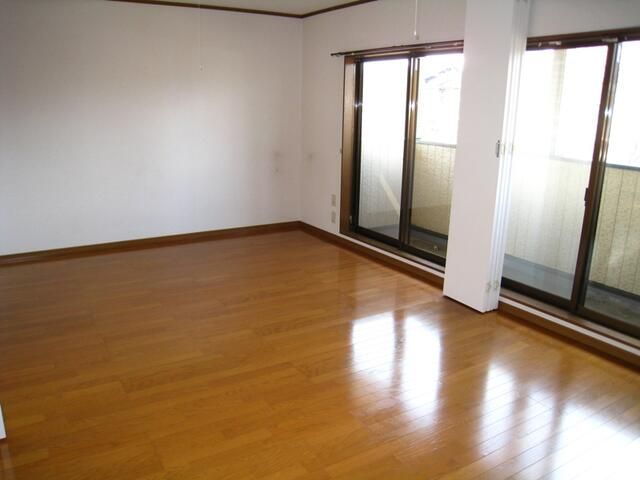 1DK Apartment for Rent near Shin-Takaoka Station, Takaoka - Thumbnail 3