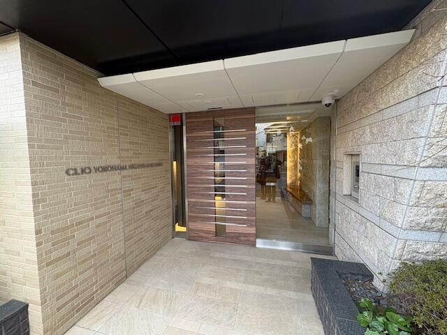 Modern 1LDK Apartment for Sale in Yokohama Kanagawa Ward - Thumbnail 2