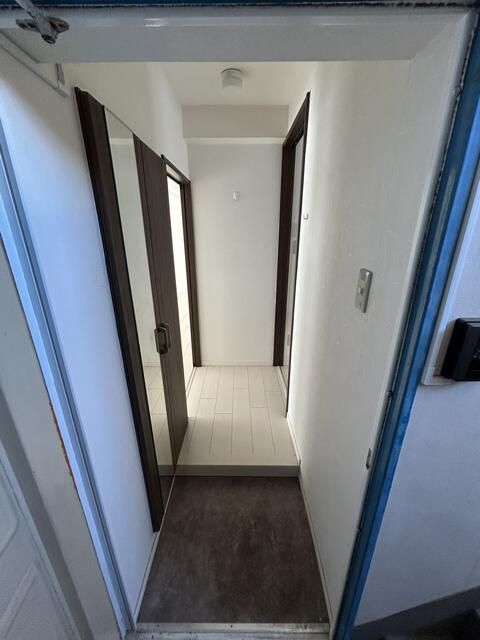 2LDK Apartment for Sale in Chofu, Tokyo - 41.7 sqm - Thumbnail 3