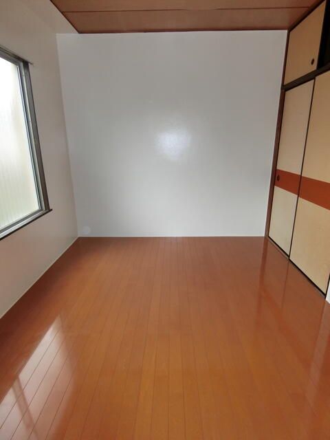 1K Apartment for Rent in Quiet Yokosuka Neighborhood - Thumbnail 4