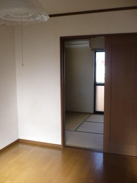 3DK Apartment for Rent in Hitachi, Ibaraki - Thumbnail 2
