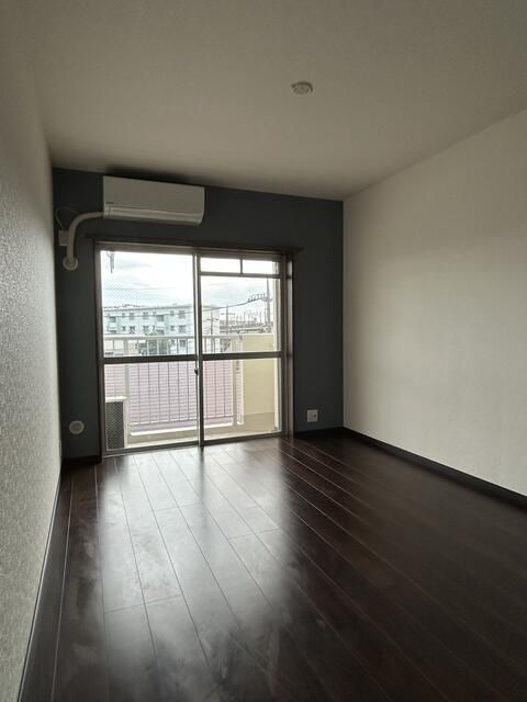 Fully Renovated 2LDK Apartment for Rent in Warabi, Saitama - Thumbnail 3