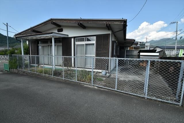 1966 Wooden House on 169sqm Corner Lot in Kofu, Yamanashi - Thumbnail 3