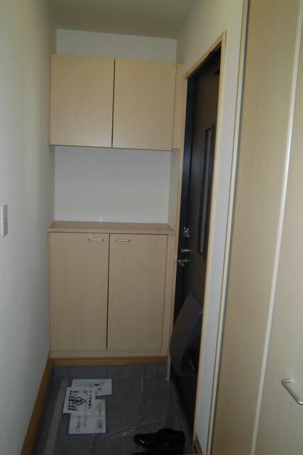 2LDK Apartment for Rent in Central City, Yamanashi - Thumbnail 2