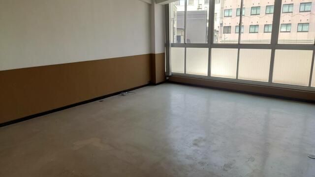 26.9m² Commercial Unit for Rent in Central Toyama - Thumbnail 2