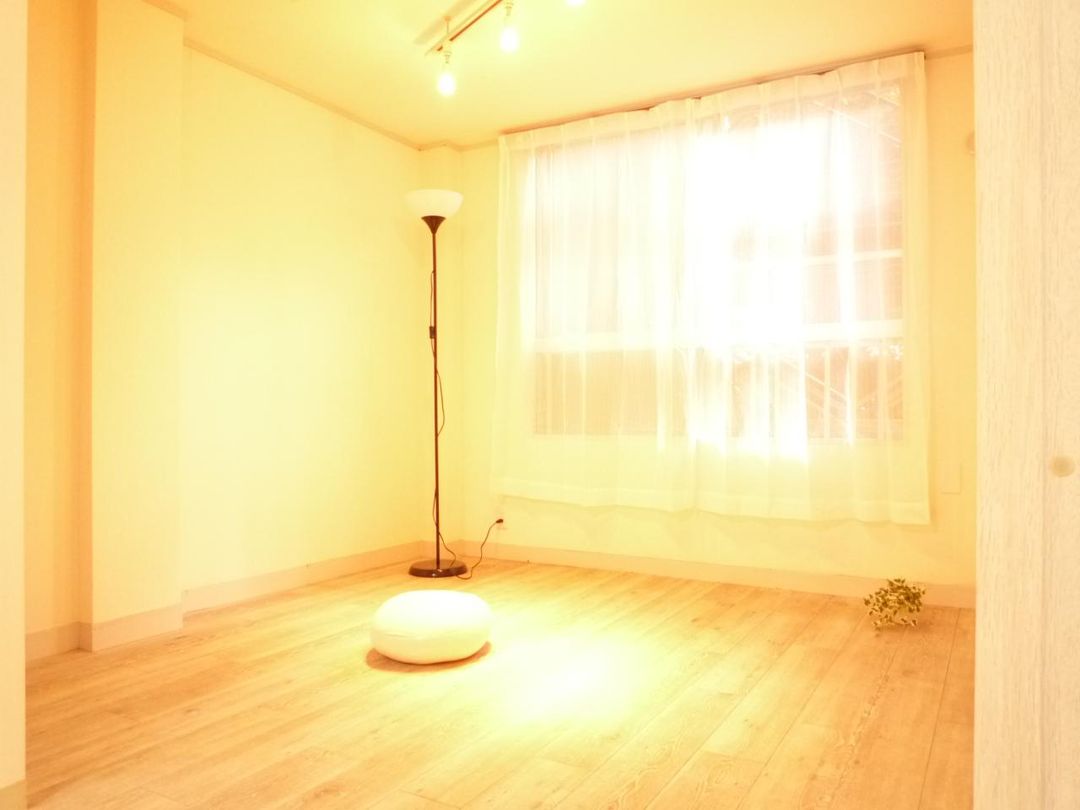 2LDK Apartment for Sale in Komae, Tokyo - 45.36 sqm - Thumbnail 4