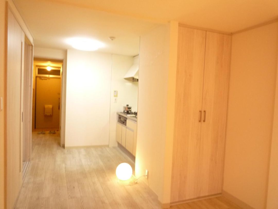 2LDK Apartment for Sale in Komae, Tokyo - 45.36 sqm - Thumbnail 3