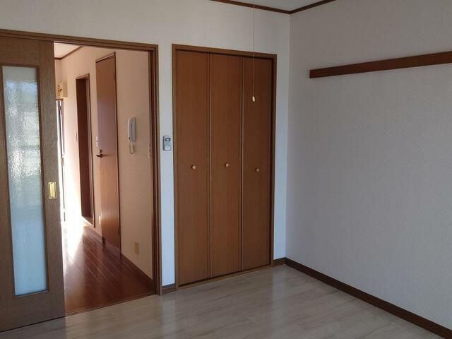 1K Apartment for Rent in Hadano, Kanagawa - Etoile II - Thumbnail 3