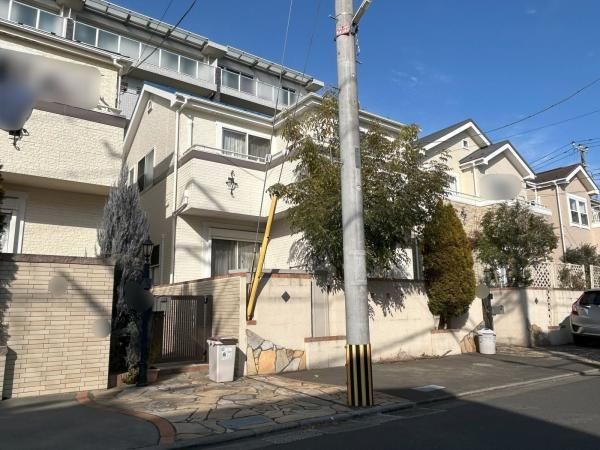 4DK Detached House for Sale in Mitaka, Tokyo - Image 1