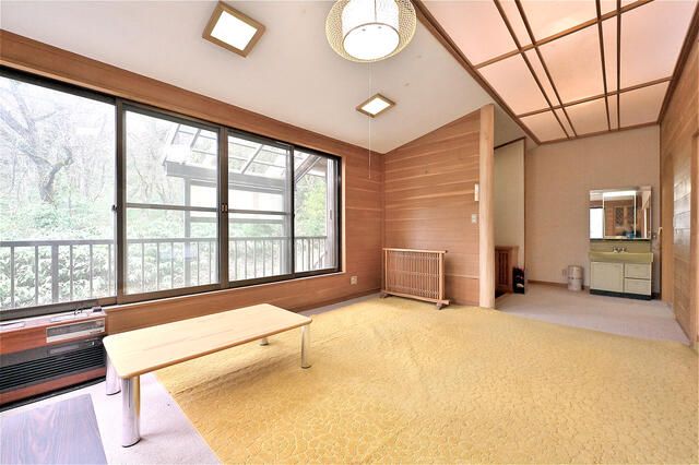 2DK Vacation Home with Double-Height Ceiling in Agano, Niigata - Thumbnail 3