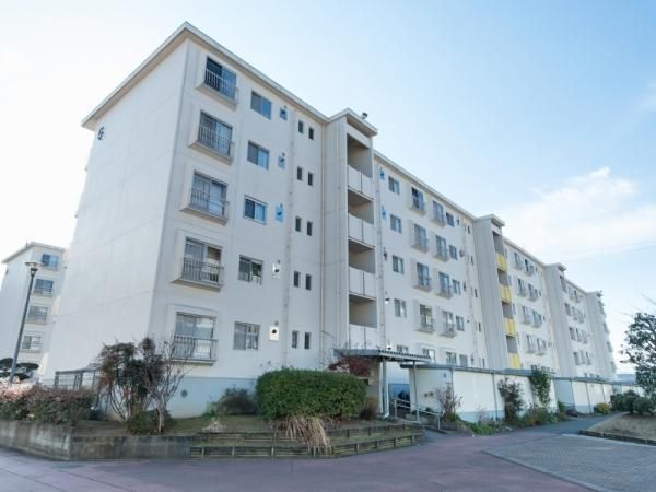 3LDK Condo for Sale in Ebina, Kanagawa - 70.65 sqm - Thumbnail 2