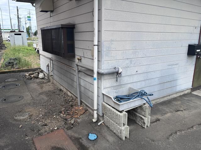 Shop Building for Rent in Isesaki, Gunma - 41m2, 3 Parking Spaces - Thumbnail 2