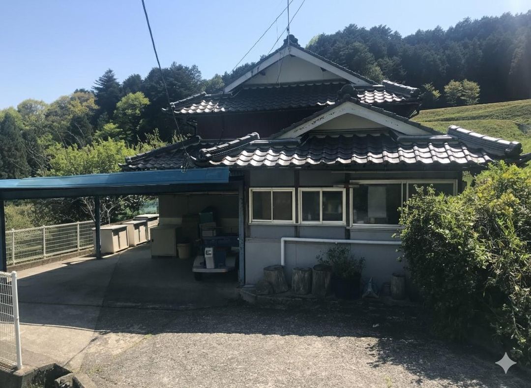 5DK Detached House for Sale in Tsuyama, Okayama with Large Land - Thumbnail 3