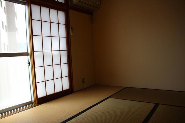 2K Apartment for Rent in Yonezawa, Yamagata - 30,000 Yen - Thumbnail 3