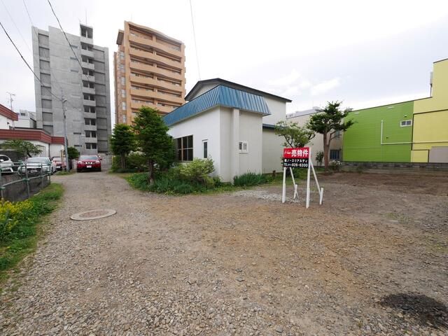Sapporo Chuo Ward Land for Sale - 193.37 sqm Near Tram - Thumbnail 2