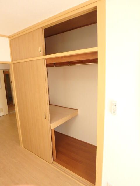 2LDK Apartment for Rent in Omiya Ward, Saitama City - Thumbnail 4