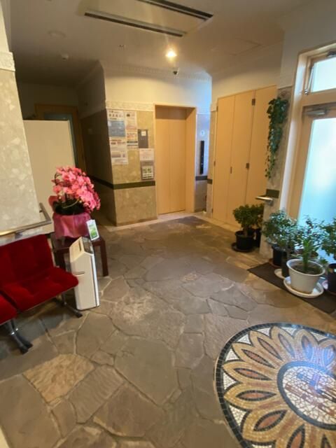 Retail Space for Rent in Akishima City, Tokyo - 53.60 sqm - Thumbnail 2