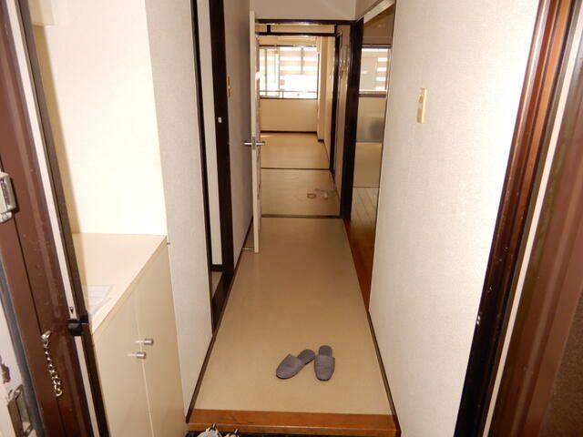 1DK Apartment for Rent near Honhachiman Station, Ichikawa - Thumbnail 2