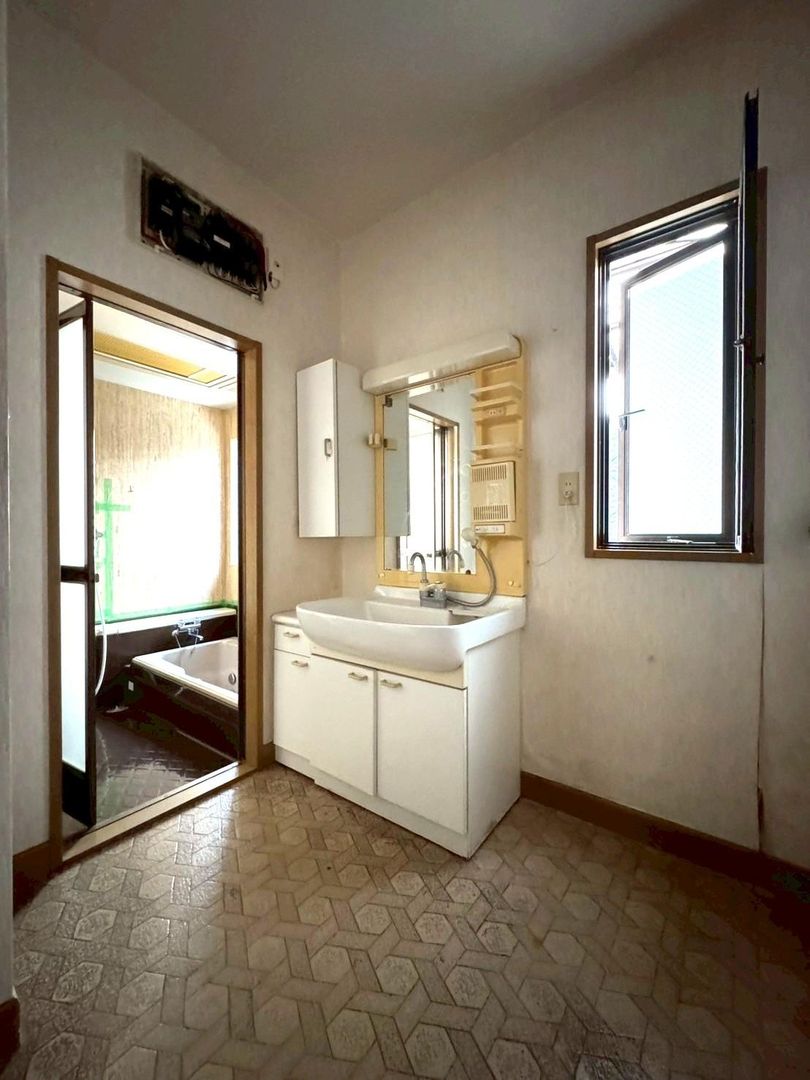5LDK Detached House for Sale in Nagasaki City, Nagasaki - Thumbnail 4