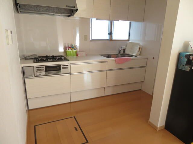 3LDK Single-Family Home in Fukui City with Parking for 3 Cars - Thumbnail 3