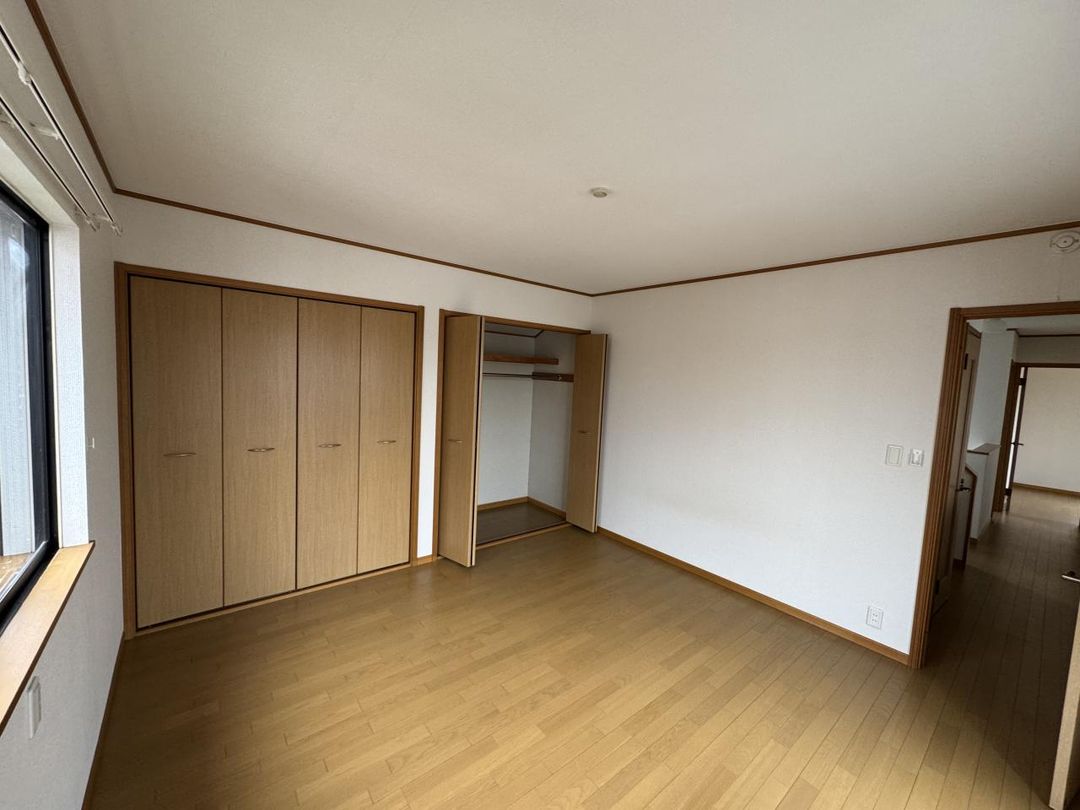 5LDK Detached House for Sale in Kuki, Saitama with Parking - Thumbnail 3