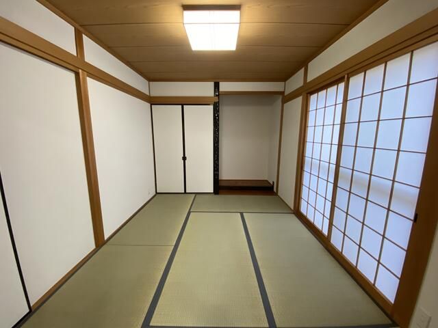 4LDK Detached House with Garden and Parking for 3 in Yokkaichi - Thumbnail 2
