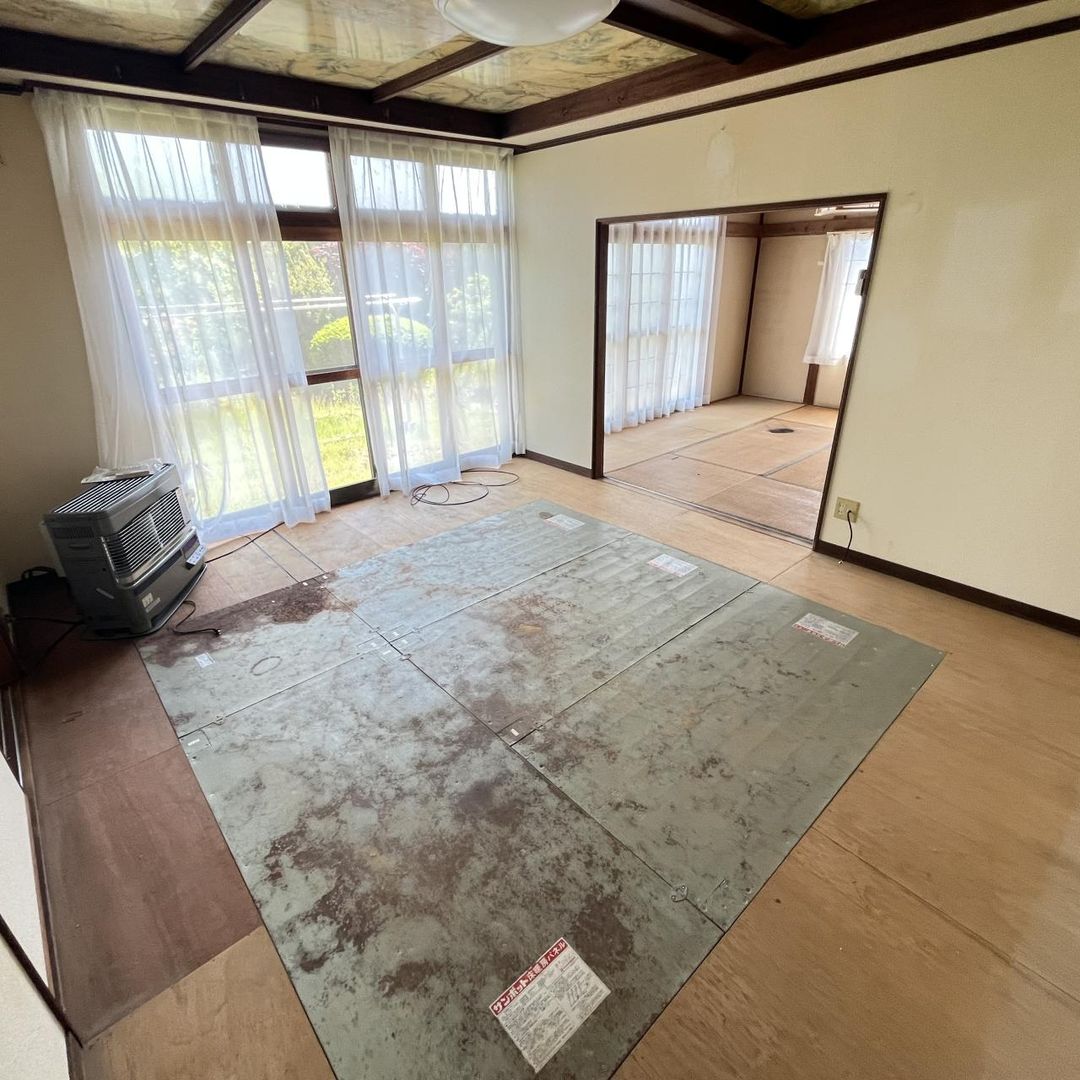 4LDK Detached House in Muroran, Hokkaido - 163.37 sqm for 3.7 Million Yen - Thumbnail 2