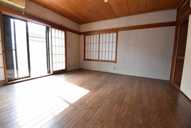 4LDK Rental House in Ayase, Kanagawa - 111m² - Thumbnail 2