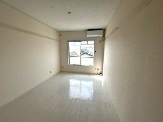 1K Apartment for Rent in Quiet Atsugi, Kanagawa - Thumbnail 4