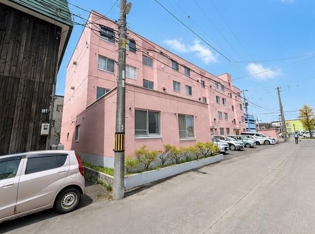 24-Unit RC Apartment Building in Sapporo's Kita Ward - Thumbnail 3