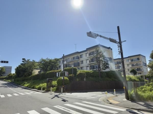 Used 3DK Condominium in Isogo-ku, Yokohama - Thumbnail 4
