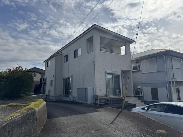 5LDK House for Sale in Fuji City, Shizuoka | 2015 Build - Main Image