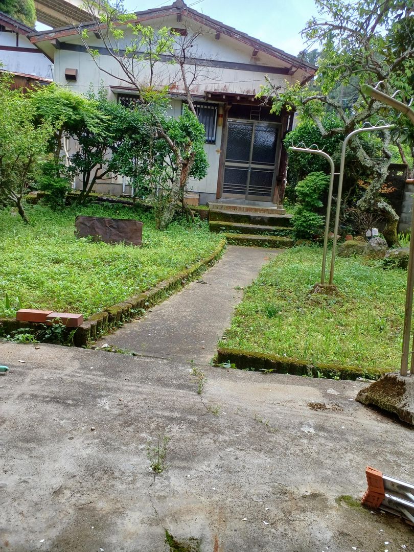 5DK House for Sale on 395 sqm Land in Isahaya, Nagasaki - Main Image