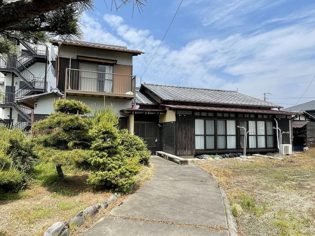 8DK Detached House for Sale in Niihama, Ehime | 512㎡ Land - Image 7
