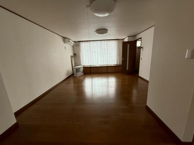 2LDK Apartment for Rent in Teine-ku, Sapporo with Free Parking - Thumbnail 3